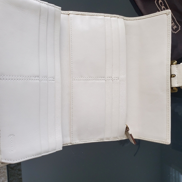 Coach purse and wallet - Picture 8 of 8